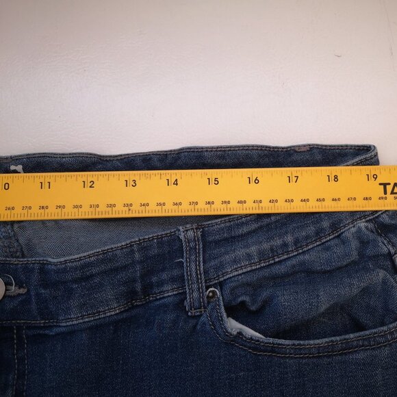 mblm Ladies Medium Wash Size 22 Distressed Front Blue Jeans - Picture 11 of 13